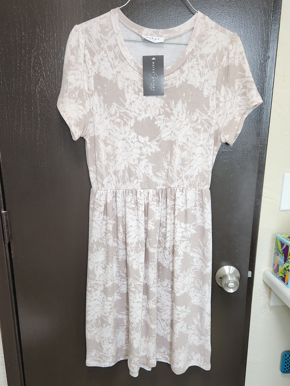 Taupe and Cream Floral Short Sleeve Dress